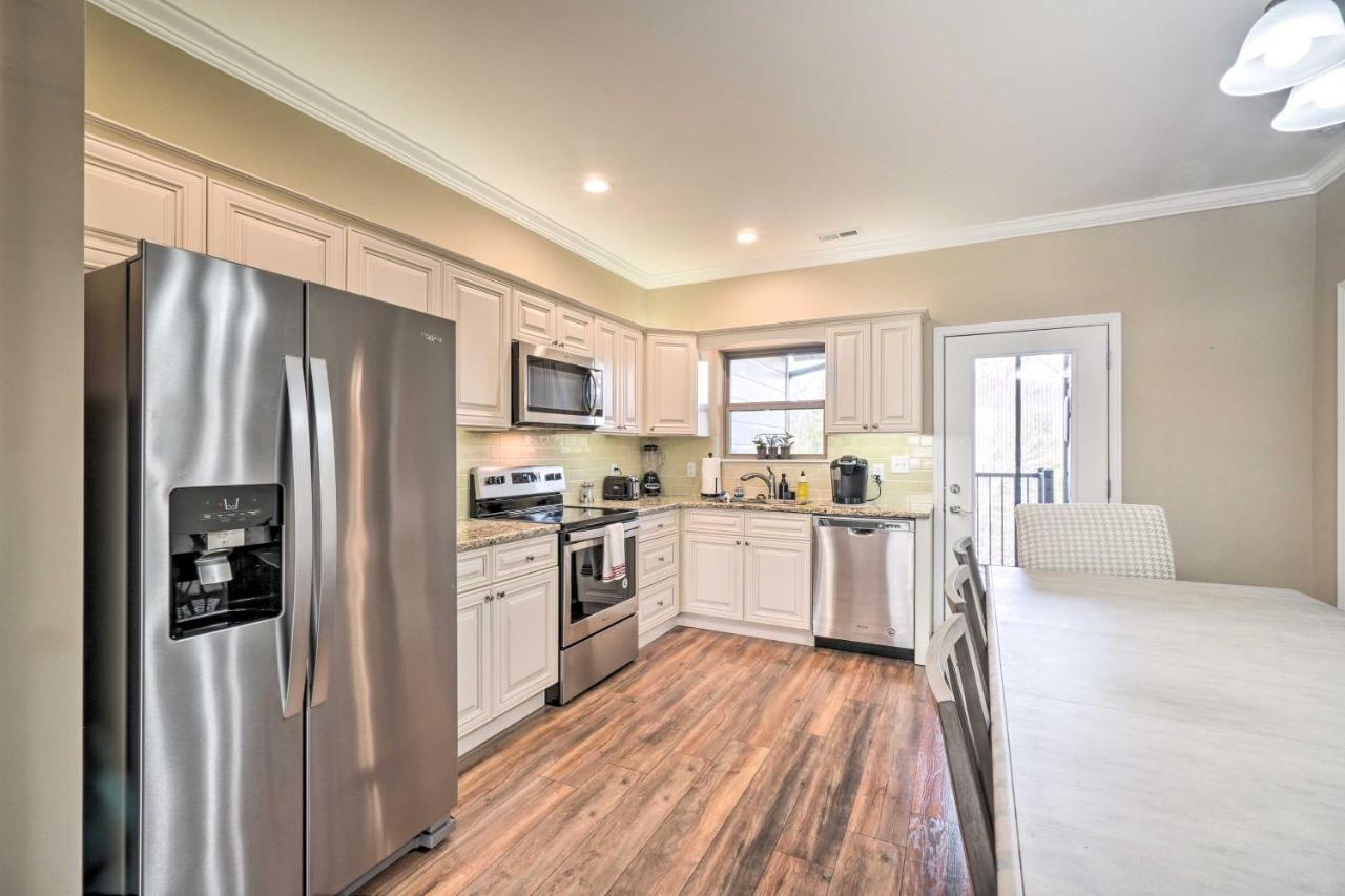 Chic Townsend Condo With Saltwater Pool! Экстерьер фото