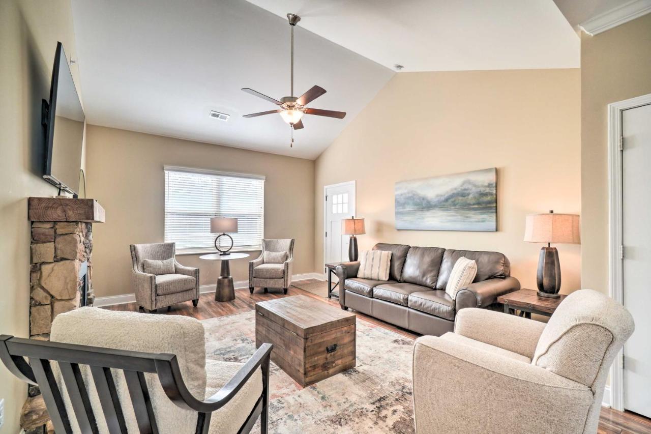 Chic Townsend Condo With Saltwater Pool! Экстерьер фото