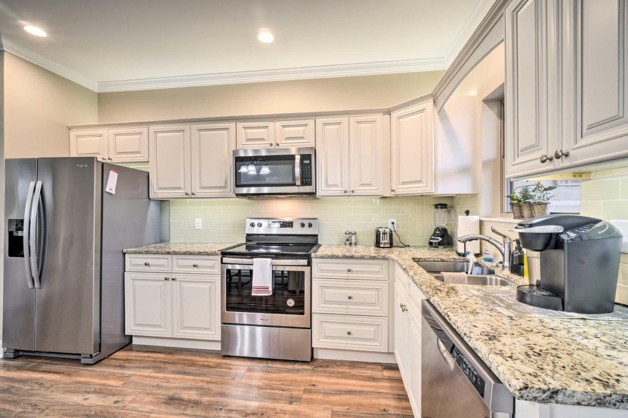 Chic Townsend Condo With Saltwater Pool! Экстерьер фото